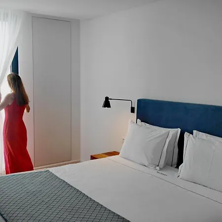 Ξενοδοχείο με διαμερίσματα Pero Teive Bay 4*