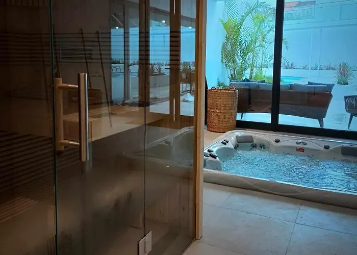 Pero Teive Bay Hotel apartamentowy